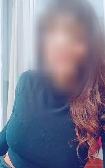 Cecilia, 33