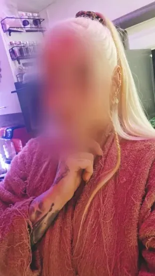 Jenni, 34