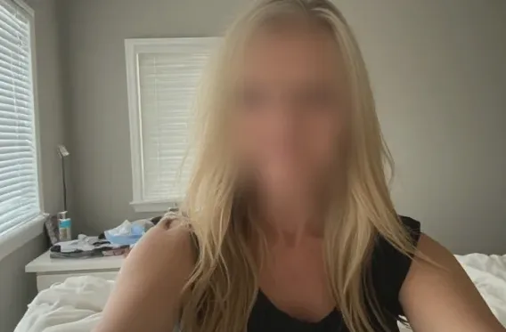 Julia, 36