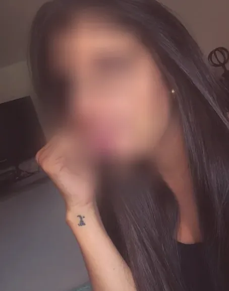 Roosa, 34